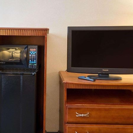 Quality Inn Takoma Park Room photo